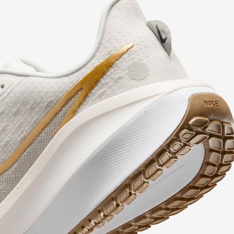 TENIS VOMERO 17 W FB8502-006 006-PHANTOM/MTLC GOLD-LT BONE-SAIL-WHITE 36