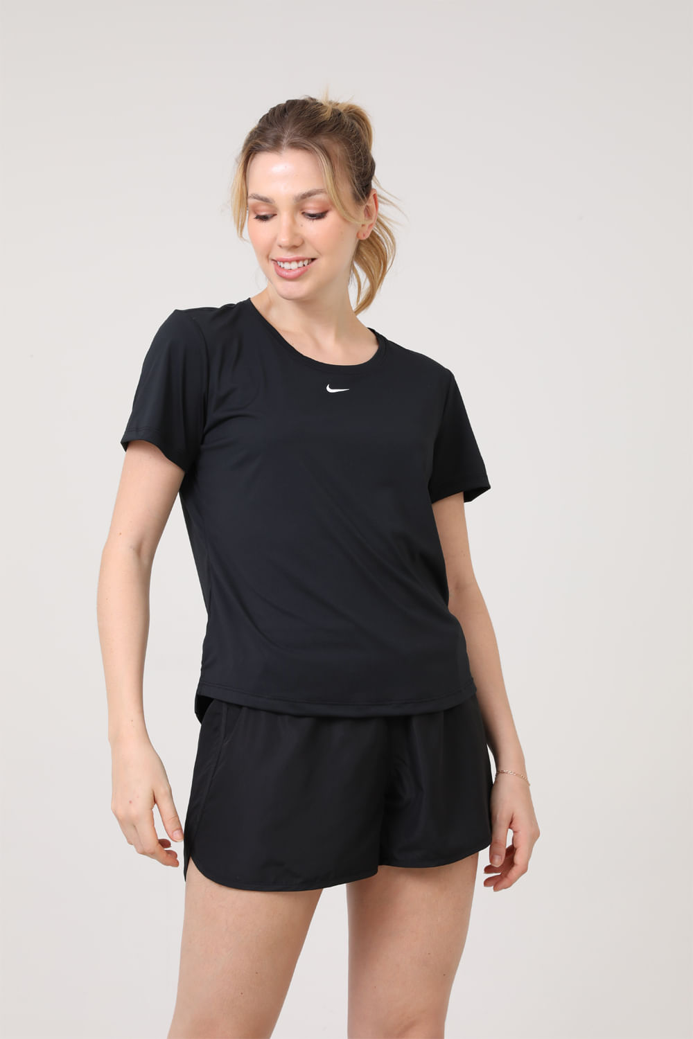 CAMISETA MANGA CURTA W NK ONE DF SS STD TOP DD0638-010 BLACK/WHITE G